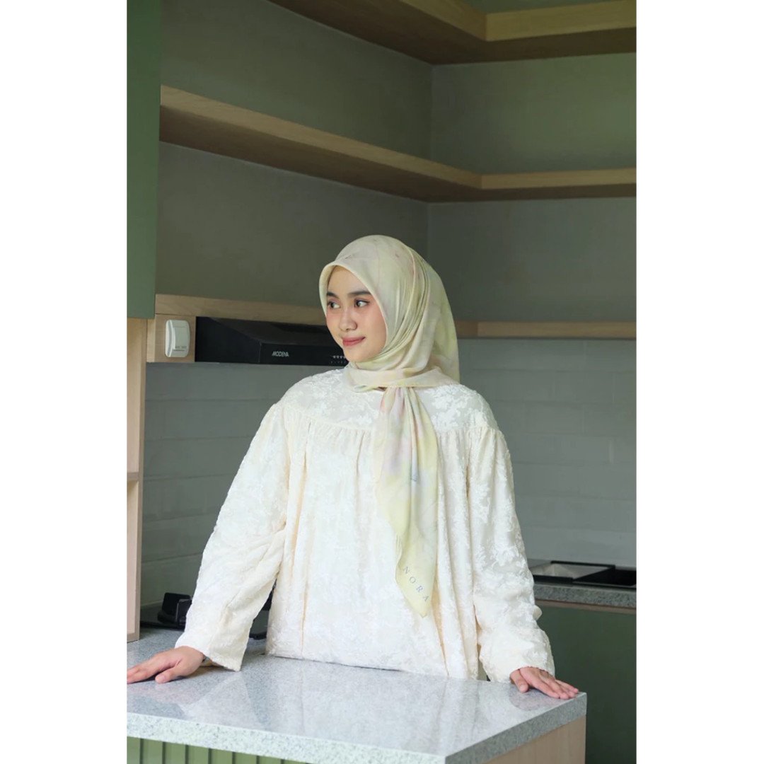 NORA - Seroja Raya 2026 - Blumé Scarf Embun